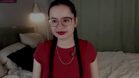 Snapshot of iralascola chatting on October 13, 1:18 am Mia online show from October 13, 1:18 am