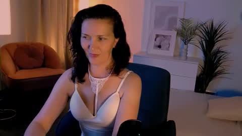 Irene online show from October 4, 2:48 pm