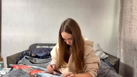 Evie online show from October 1, 9:19 am
