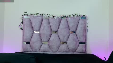 Iris online show from November 8, 6:55 pm