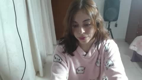 irisarellano_ online show from March 18, 1:39 pm