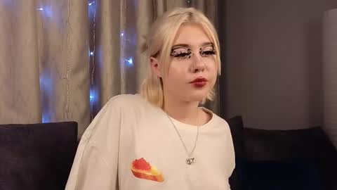 Iris Day Maya night online show from December 14, 8:29 pm