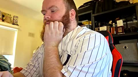 twitter theirishman205 online show from October 25, 3:34 pm