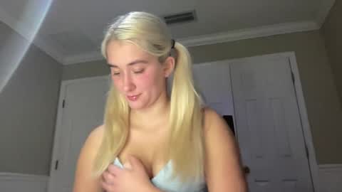 Irispink1 online show from December 18, 1:56 am