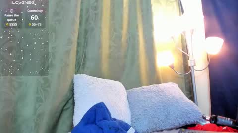 Snapshot of iriss_25 chatting on March 8, 10:32 am iris online show from March 8, 10:32 am