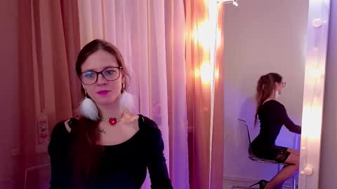 Snapshot of iriss_miller chatting on January 27, 9:33 pm Im your queen Iriss online show from January 27, 9:33 pm