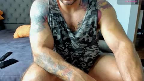 ironhulk22 online show from October 15, 1:01 pm