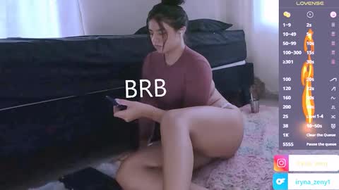 Yuliana help me to get 100 thumbs up please  online show from February 11, 3:29 pm