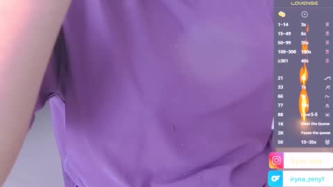 Yuliana help me to get 100 thumbs up please  online show from January 6, 3:08 pm