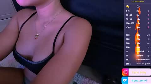 Yuliana help me to get 100 thumbs up please  online show from February 28, 10:06 pm