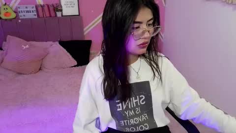 isabela online show from March 3, 9:33 pm