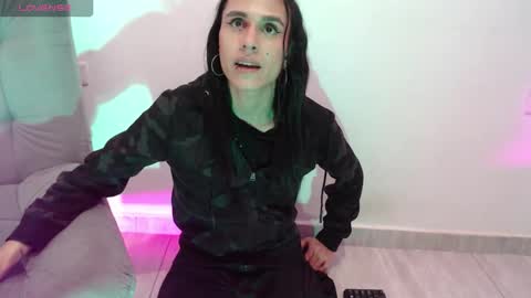 Isabella Hall online show from March 20, 4:06 am