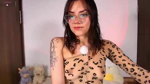 Isabella Laurentt  online show from May 20, 2:08 am