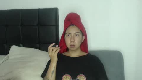 Snapshot of isa_mey chatting on December 3, 2:31 am Isa online show from December 3, 2:31 am
