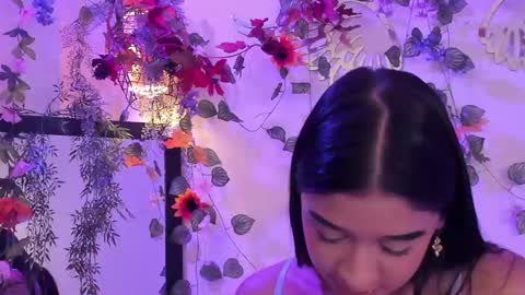 Snapshot of isa_nixon chatting on December 14, 3:39 am Isabella online show from December 14, 3:39 am
