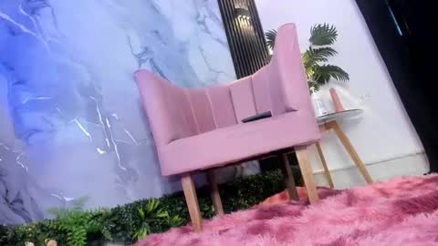 Isaa online show from January 11, 1:28 pm