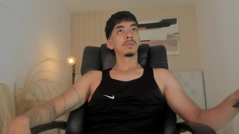 isaac_cryston online show from February 28, 10:25 pm