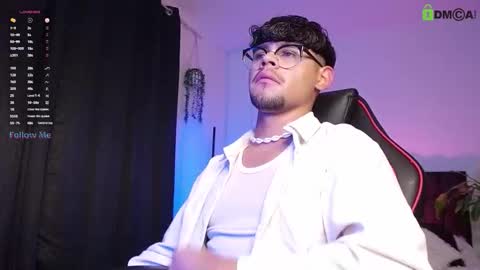 Snapshot of isaac_saenz chatting on September 12, 1:07 am Isaac Saenz. online show from September 12, 1:07 am