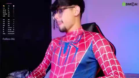 Snapshot of isaac_saenz chatting on October 26, 10:09 pm Isaac Saenz. online show from October 26, 10:09 pm