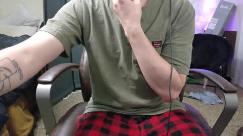 Snapshot of isaac_sheffield chatting on October 5, 2:31 am isaac online show from October 5, 2:31 am