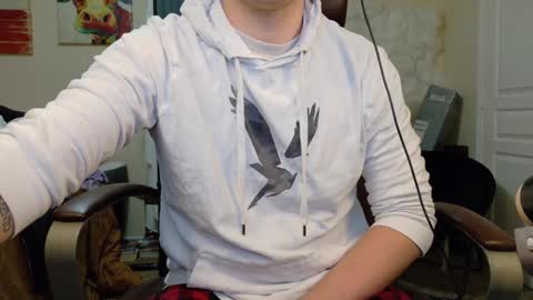 Snapshot of isaac_sheffield chatting on October 6, 12:34 pm isaac online show from October 6, 12:34 pm