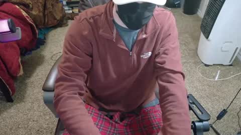 Snapshot of isaac_sheffield chatting on March 3, 2:17 pm isaac online show from March 3, 2:17 pm