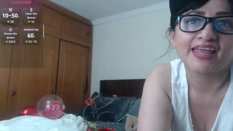 Snapshot of isabeel_sofia01 chatting on October 8, 8:48 pm Isabeel Sofia online show from October 8, 8:48 pm
