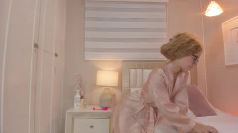 isabela__x online show from March 27, 11:33 am