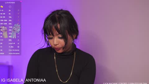 Snapshot of isabela_antonia_ chatting on January 30, 10:29 am online show from January 30, 10:29 am