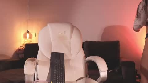 Isabela online show from April 16, 11:43 am