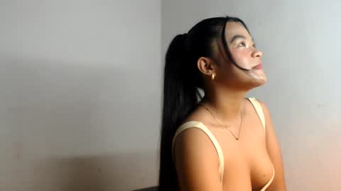 Isabell online show from July 2, 8:47 pm