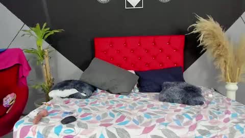 isabella_fire96 online show from March 10, 5:07 pm