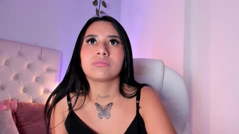 Snapshot of isabella_flowerss chatting on October 11, 10:13 pm online show from October 11, 10:13 pm