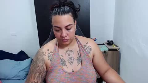  estefania online show from February 5, 10:51 am