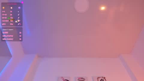 Isabella Moon9 online show from May 13, 4:05 pm