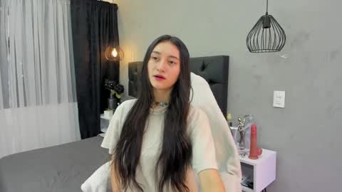 Isabella Nowa online show from February 15, 11:53 am