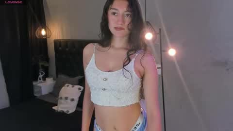 Isabella Nowa online show from March 25, 12:01 pm