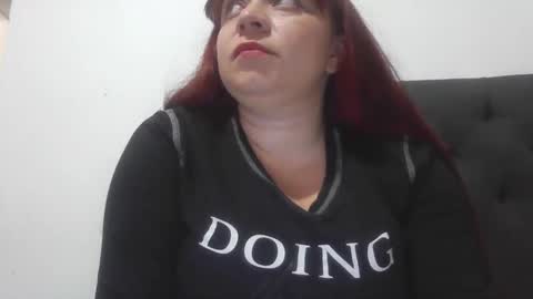 isabellaa_hills_ online show from December 2, 3:21 pm