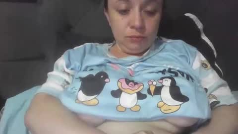 isabellaa_hills_ online show from April 27, 3:42 pm