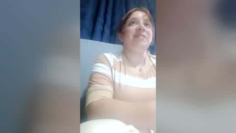 isabellaa_hills_ online show from July 17, 2:24 am