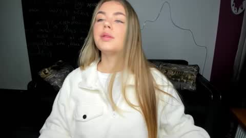 Snapshot of isabellabler chatting on October 20, 5:56 am isabellabler online show from October 20, 5:56 am