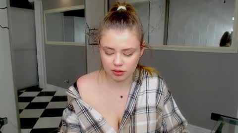 Snapshot of isabellabler chatting on January 24, 1:36 pm isabellabler online show from January 24, 1:36 pm