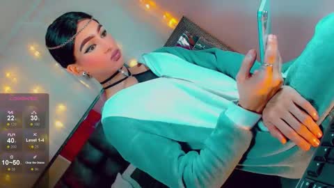 isabellagirs online show from December 20, 12:01 pm