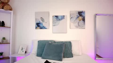 Isabella  online show from April 20, 1:36 pm