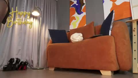 Help me with your follow independent model isabela online show from May 14, 9:02 pm
