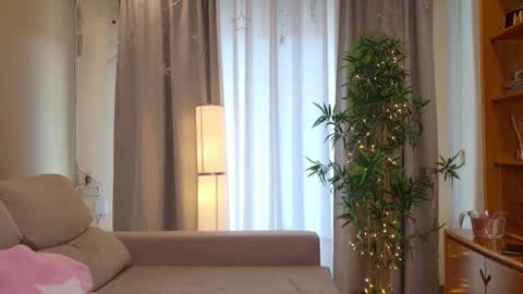 isabellauribe online show from February 18, 2:39 pm