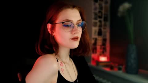 Snapshot of isabelle_stern chatting on February 4, 3:47 pm Madame Isabelle online show from February 4, 3:47 pm