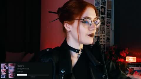 Snapshot of isabelle_stern chatting on September 19, 6:00 pm Madame Isabelle online show from September 19, 6:00 pm