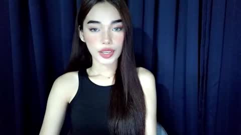 Isabelle online show from April 27, 1:52 pm