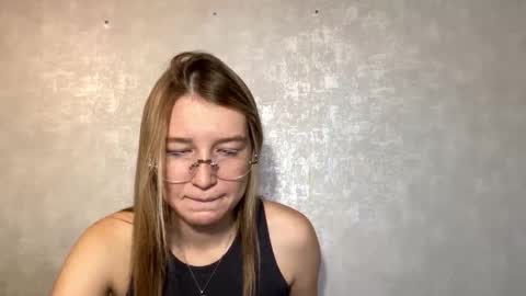 Snapshot of isabellekropidlowski chatting on October 17, 11:47 am Im Olivia online show from October 17, 11:47 am